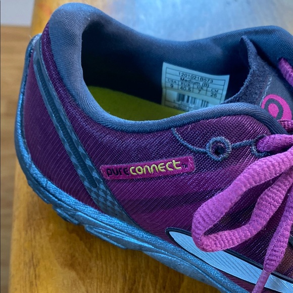 Brooks Purple Athletic Shoes - Picture 6 of 6